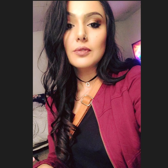 Meet your Posher, Miranda - Picture 1 of 2